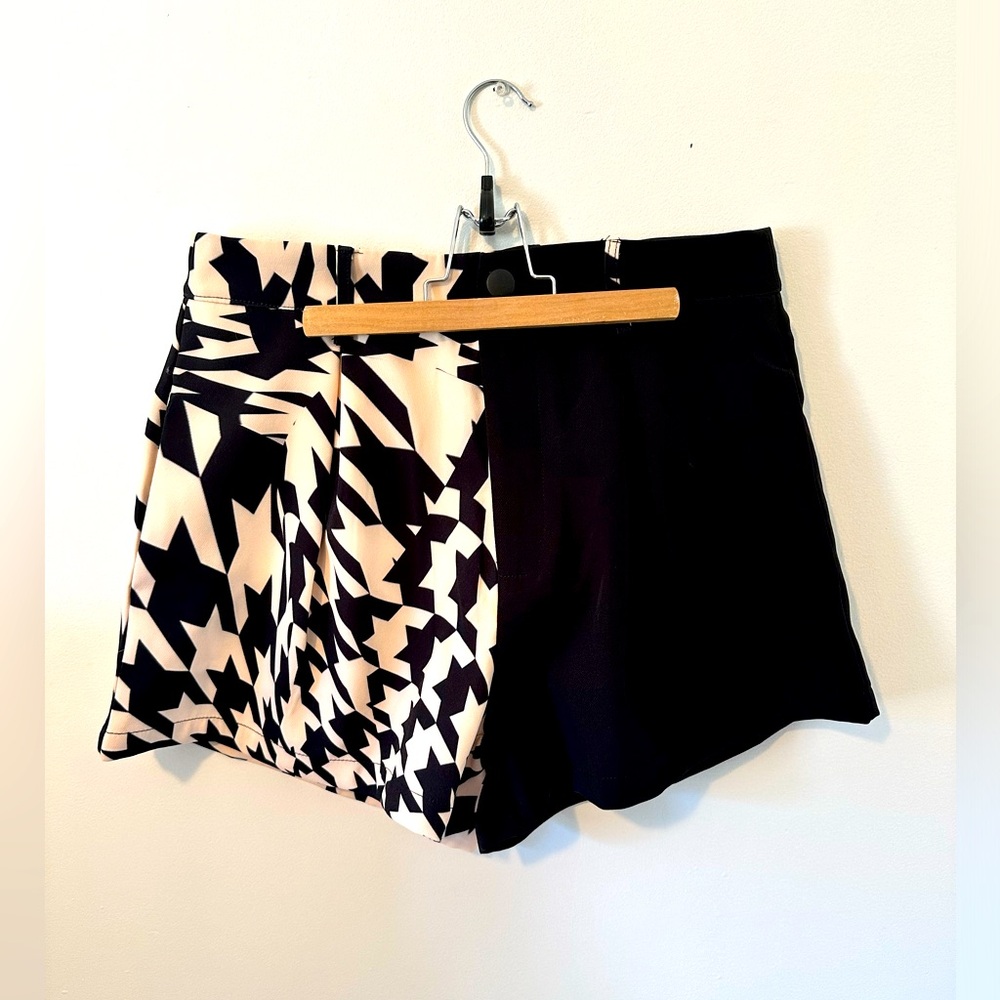NWT Cute Black White Houndstooth High Waisted Shorts L